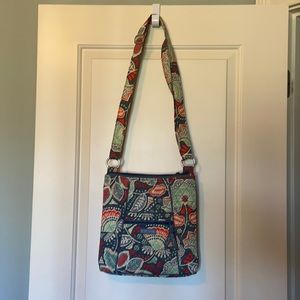 Vera Bradley Nomadic floral hipster- NWOT